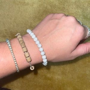COPY - Howlite bracelet